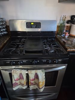 Frigidaire Stainless Steel Gas Range