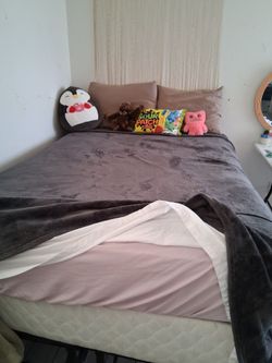 Full size mattress & boxspring