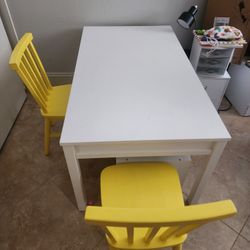 Kids Desk And Chairs