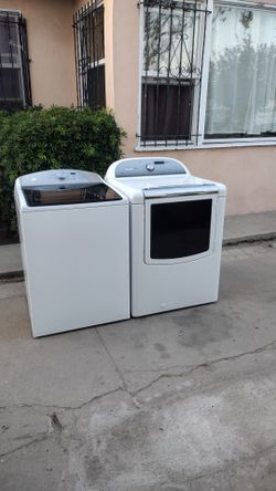Washer and gas dryer