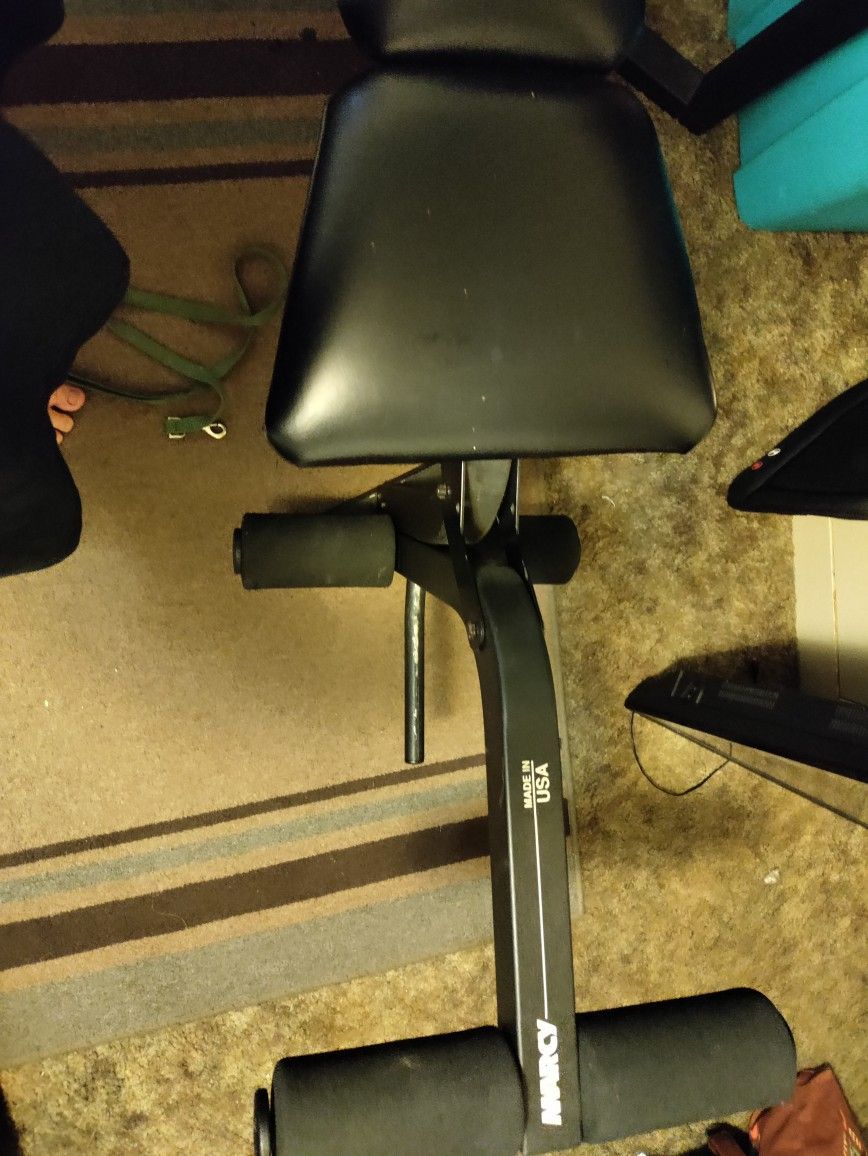 Adj. Weight Bench, With Dumbbells And Weight Bar With Weights.