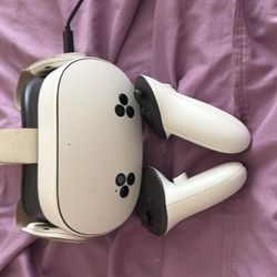 Vr meta quest 3s with both controllers 256GB