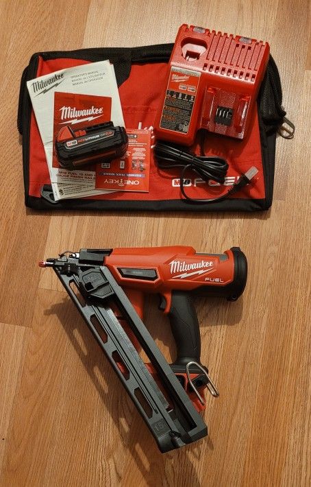 New Milwaukee M18 Fuel Cordless 15ga Finish Nailer Kit $320 Firm Pickup Only