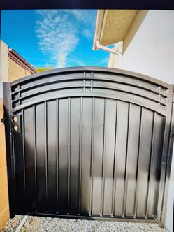Custom gate