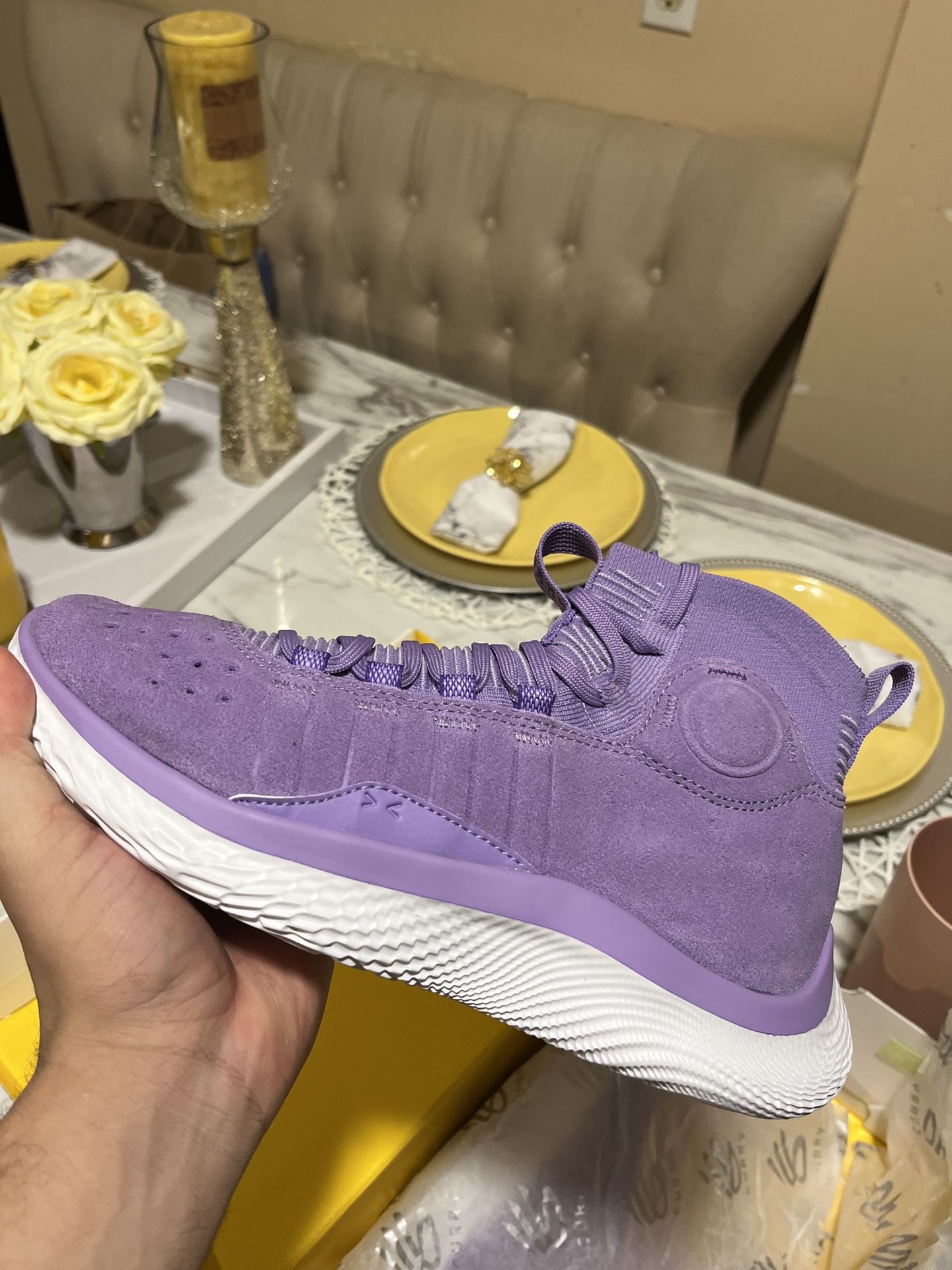 CURRY 4 FLOTRO VIVID LILAC-WHITE. SIZE 7