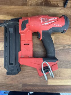 Milwaukee M18 FUEL 18-Volt Lithium-Ion Brushless Cordless Gen II 18-Gauge Brad Nailer (Tool-Only),bring a battery to test it