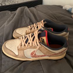 Nike Dunks 