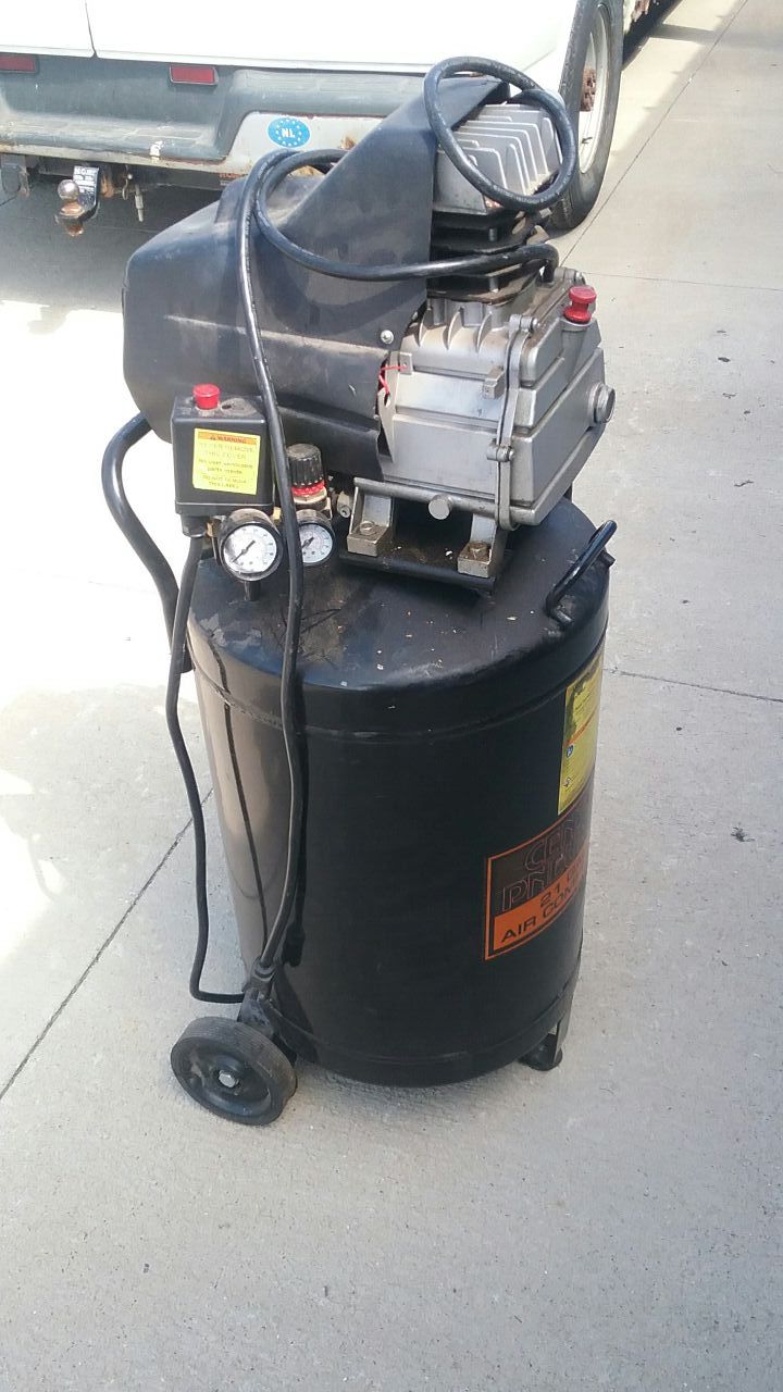 Brute 10 Gal Air Compressor Model 074004, Runs Kraft, 59 OFF