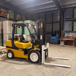 2014 Yale 6000 lbs capacity forklift 