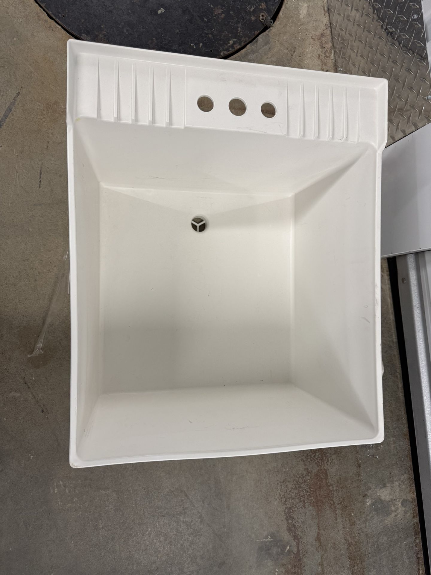 24 in. x 20 in. Structural Thermoplastic Floor-Mount Utility Tub in White