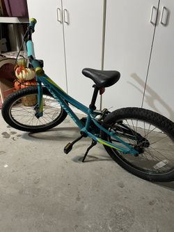 Girls Bike Size 18” - Great Shape