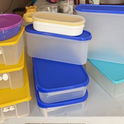 Tupperware..todo $25