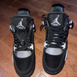 Jordan 4 White thunder Size 10.5