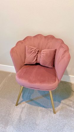 Set of 2 Modern Velvet Scalloped Accent Chairs with Bow Pillows & Gold Legs