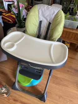 Baby feeding chair $40