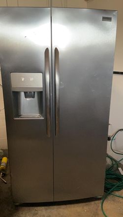 Frigidaire Side By Side Stainless Steel Refrigerator Fridge
