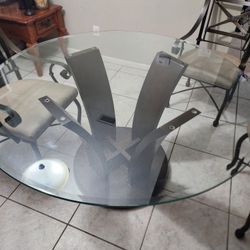 round glass table