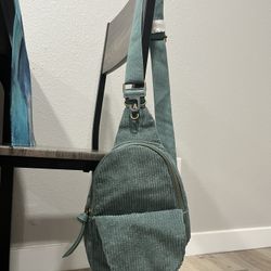 No Boundaries Womens Casual Sling Hand Bag