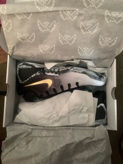 Kobe mambas Never worn never tried on size 15