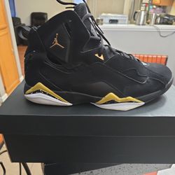 Like new - nike Mens jordan true flight