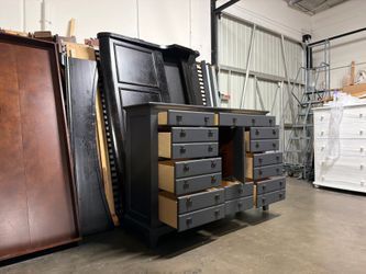 Chest of drawers $220