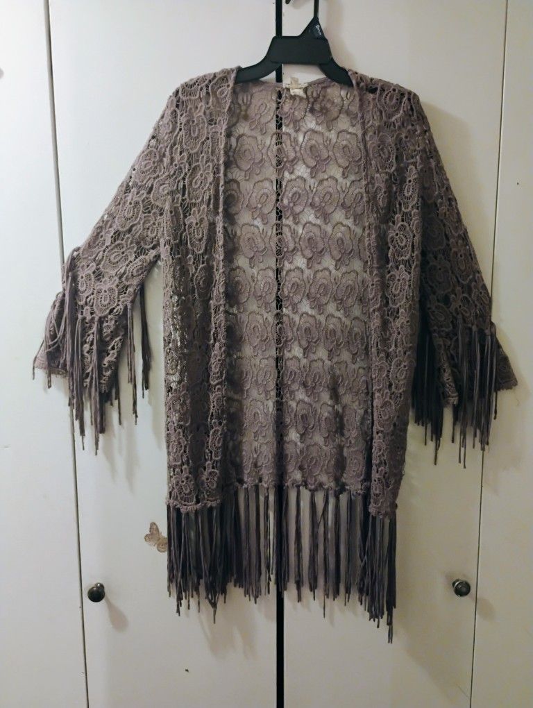 Gimmicks Buckle Dusty Mauve Knit Fringe Kimono