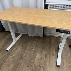 FlexiSpot Electric Standing Desk 48x24 (Maple Top / White Frame)