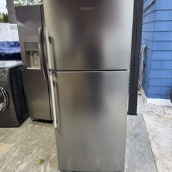 Bloomberg Refrigerator 27 X 68 Like New One Receipt For 90 Days Warranty 