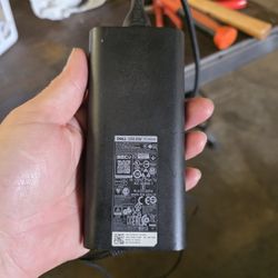 Dell Charger. 130 Watt Power Adapter