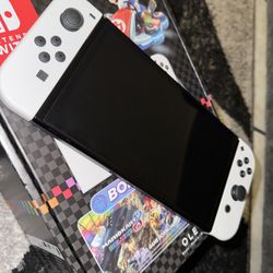 Nintendo Switch OLED Model - Mario Kart 8 Deluxe Bundle - Multi