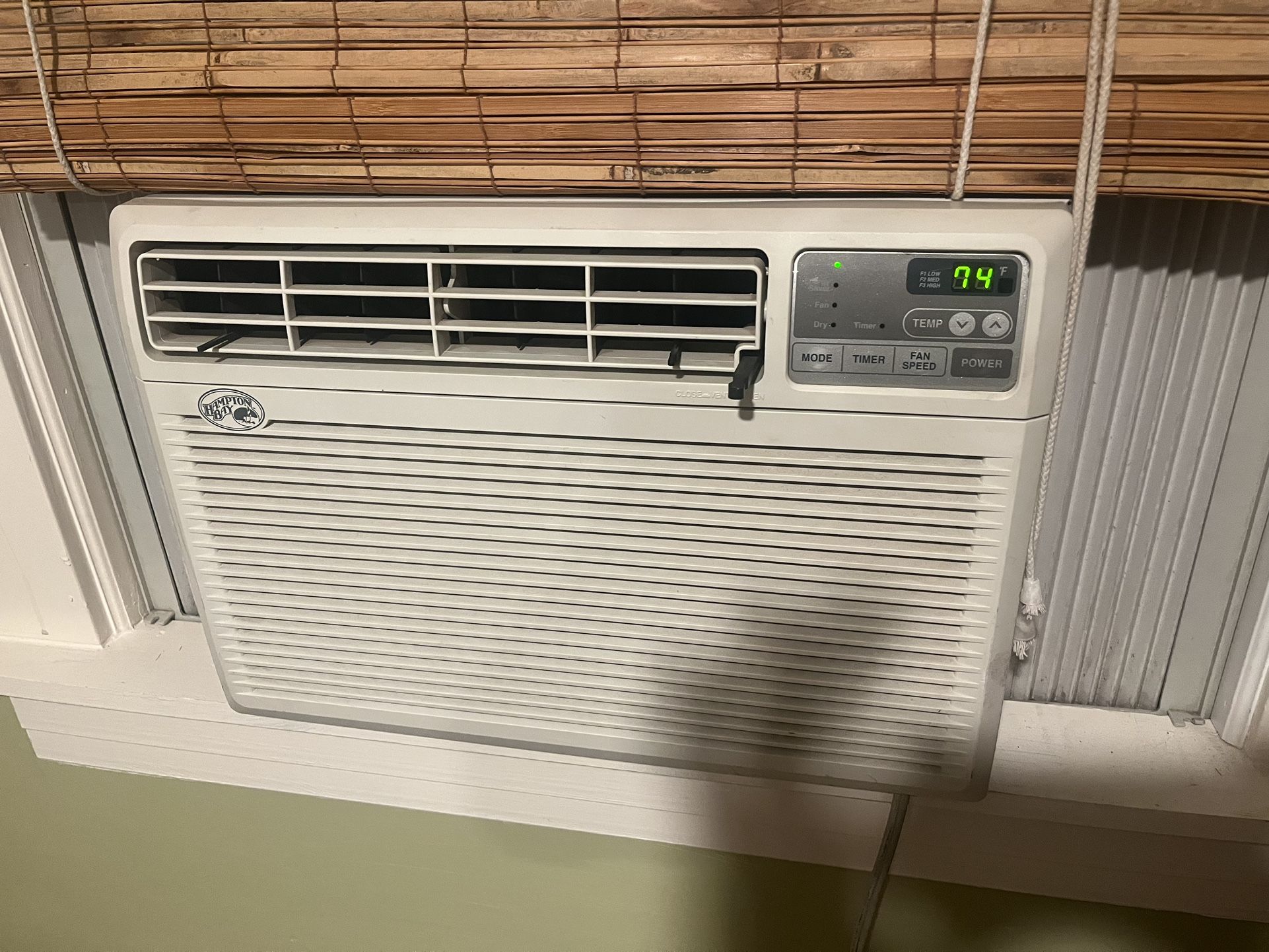 Hampton Bay Window Air Conditioner 8000btu for Sale in Portland