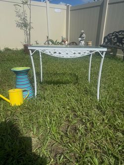 Wrought Iron “Floral Daisy” Side Table H20x26xW18