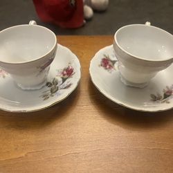 Mini set of China dishes