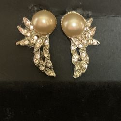Rhinestone And Beige Faux Pearl Earrings 
