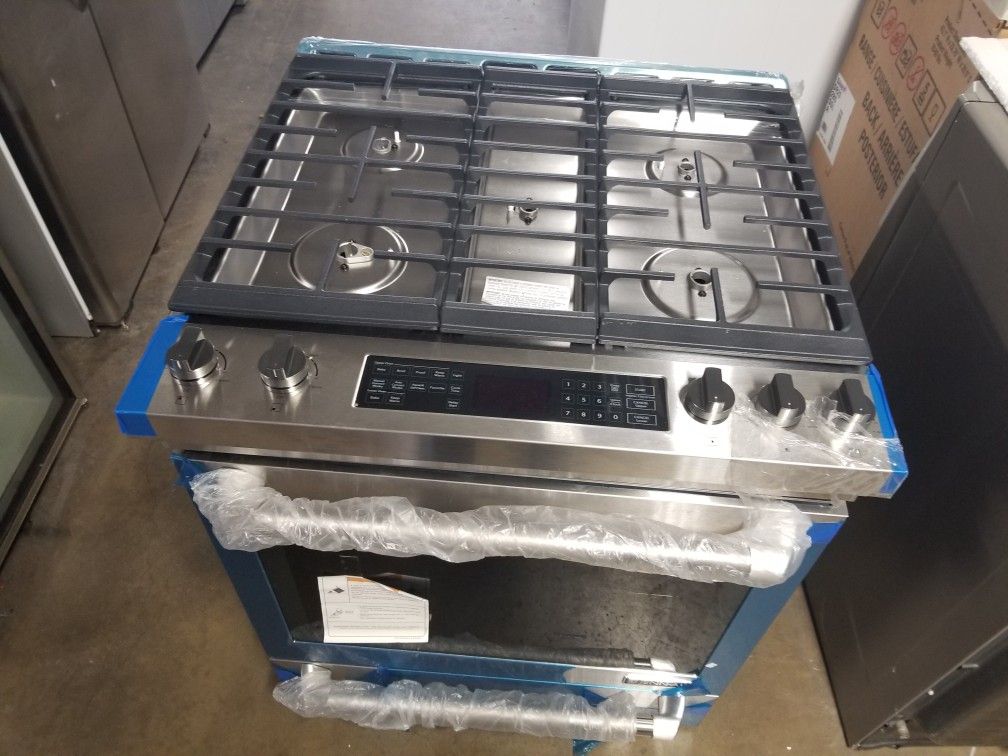 New 30 inch slide in Jenn air all gas slide in gas range stainles steel. new no damage for Sale
