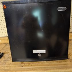 1.1 Cubic ft Freezer