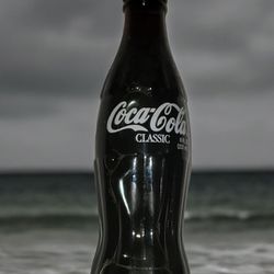 RARE 8 OZ COKE BOTTLE GIANT FOOD $5 BILLION SALES 2001 GIVEN OUT TO EMPLOYEES 