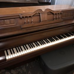 1974 Everett piano  Used But Like New  Make Offer