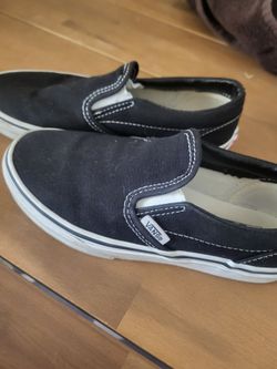 Boys vans shoes black great condition  2.5 size