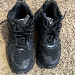 Balenciaga’s Runner Black 