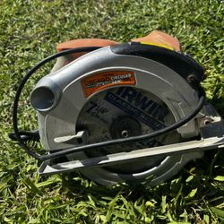Irwin Classic Series. 7 1/4” Circular Saw With Laser
