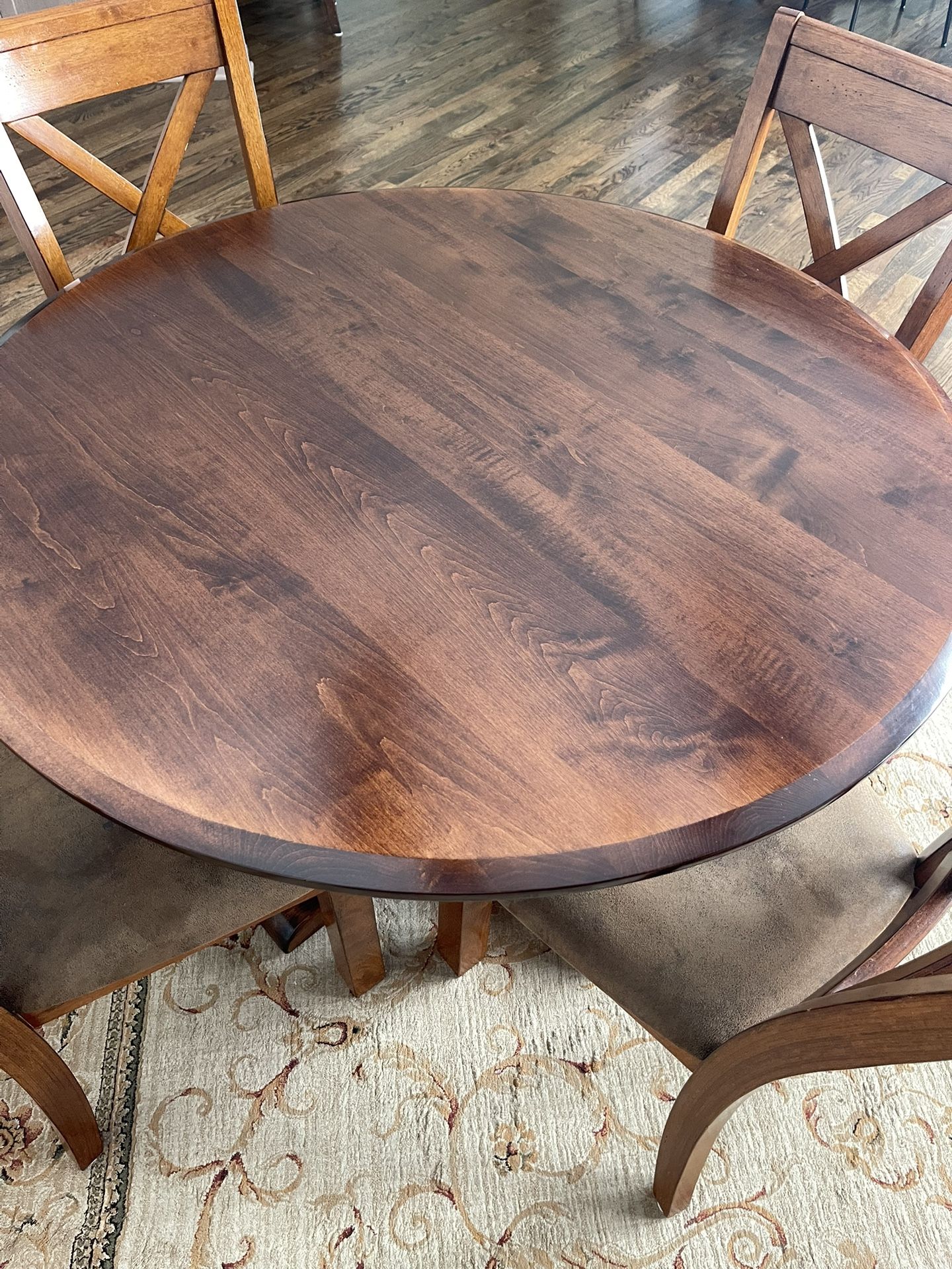 Kitchen Table And 4 Chairs