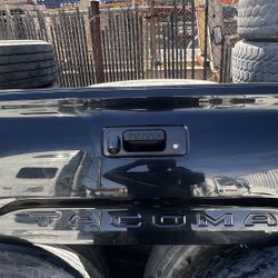 Toyota Tacoma Tailgate 