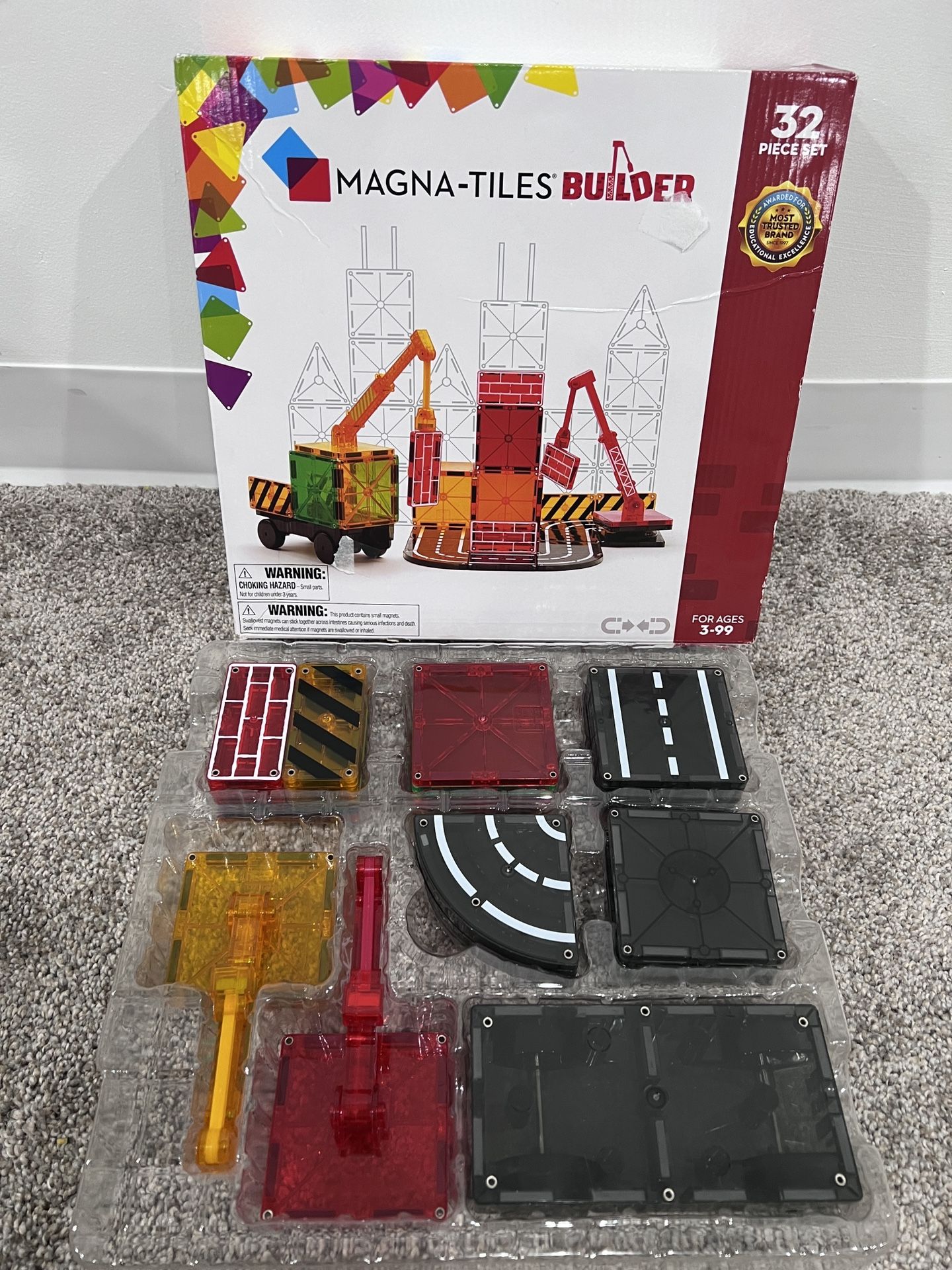 MAGNA-TILES Builder 32-Piece Magnetic Construction Set