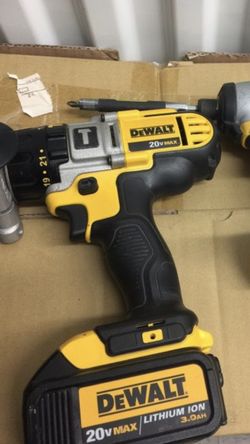Barely Used Dewalt Impact and Drill 20v with 3.0ah Battery’s