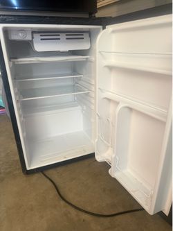 Mini fridge $75 obo