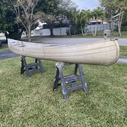 17’ Craftsman Canoe Aluminum, With 2 Paddles 