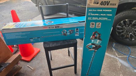 Makita XGT 40V Max 24" Hedge Trimmer