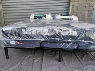 Brand new king size memory foam mattress and box spring free delivery depends on location