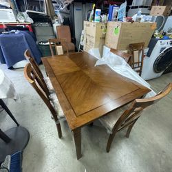 Dinning Set Table And 6 Chairs